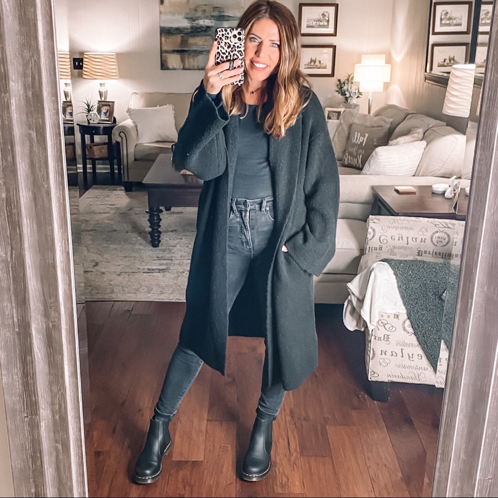NWT oversized black sweater coatigan with pockets, XS